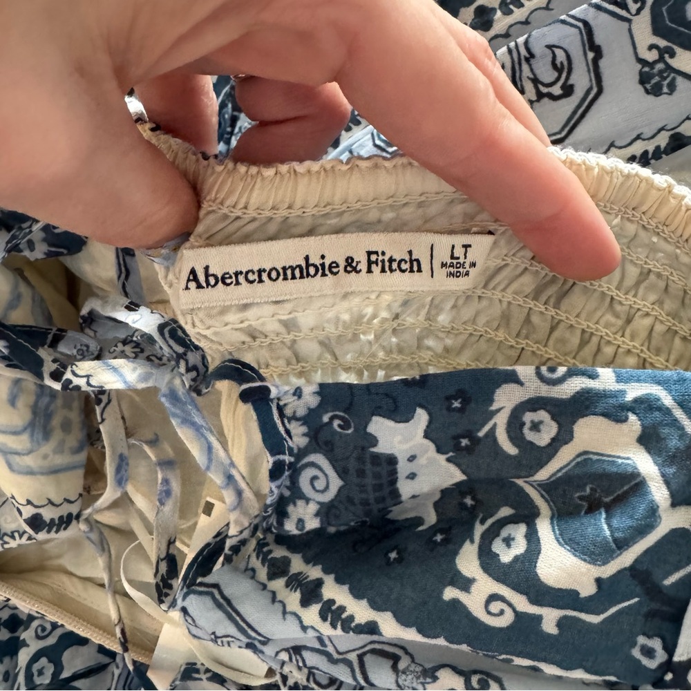 Abercrombie & Fitch Bra-Free Flowy Tie-Back Maxi
Dress size Large tall nwt - Picture 14 of 15